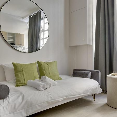 Апартаменты Bright Charming Modern Studio By Dreamy Canal St Martin 10Eme Metro Goncourt Париж Экстерьер фото