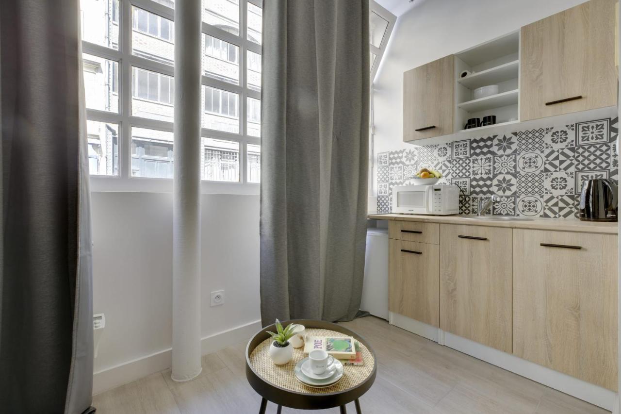 Апартаменты Bright Charming Modern Studio By Dreamy Canal St Martin 10Eme Metro Goncourt Париж Экстерьер фото