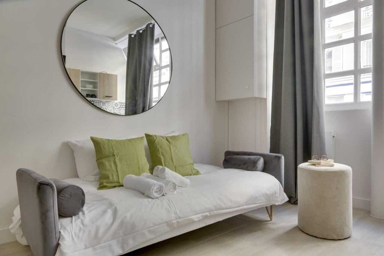 Апартаменты Bright Charming Modern Studio By Dreamy Canal St Martin 10Eme Metro Goncourt Париж Экстерьер фото